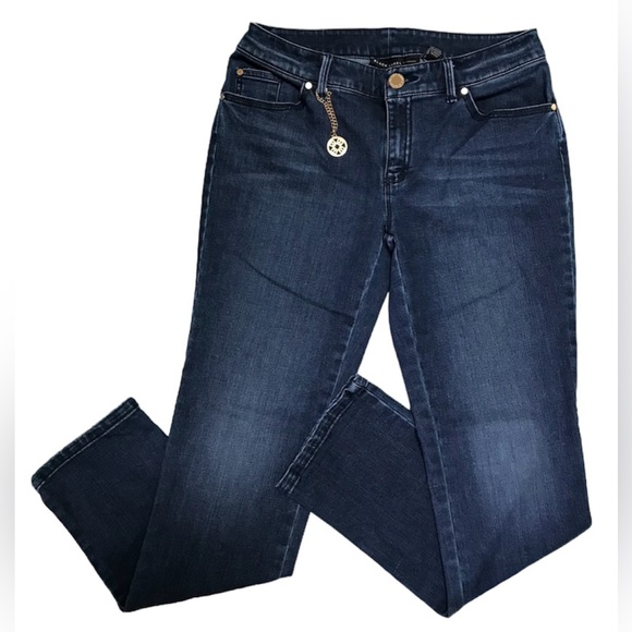 Black Label By Chico’s Dark Wash Denim Low Rise Jeans Charm 5 Pockets Size 00 - Picture 2 of 13